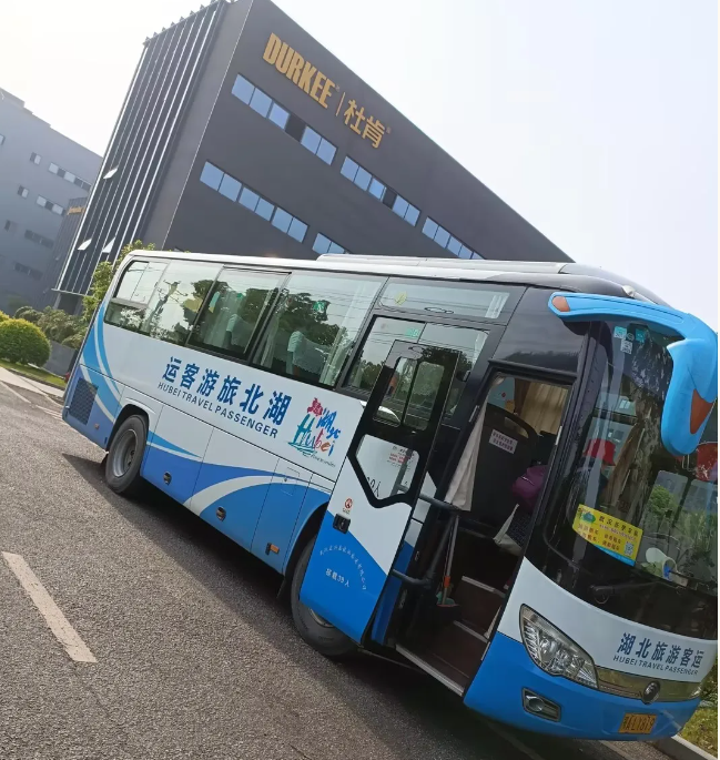 南宫娱乐风管销售中心安徽明堂山景区旅游团建活动